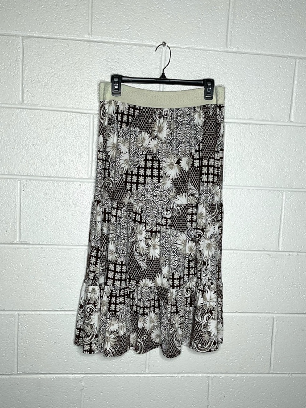 < Y2K “Lavish” Boho Floral Patchwork Skirt Size Large >